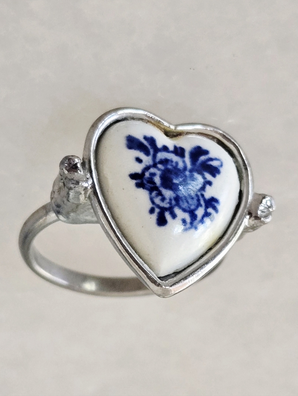 Vtg Painted Ceramic Floral Heart Shaped Ring, Silver Tone, Romantic, 7 - Picture 7 of 7